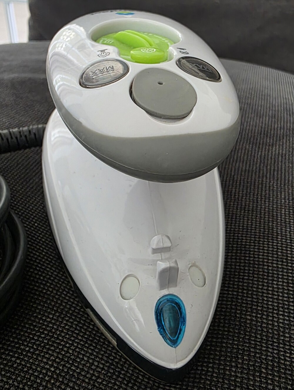 Compact Handheld Garment Steamer - White & Green